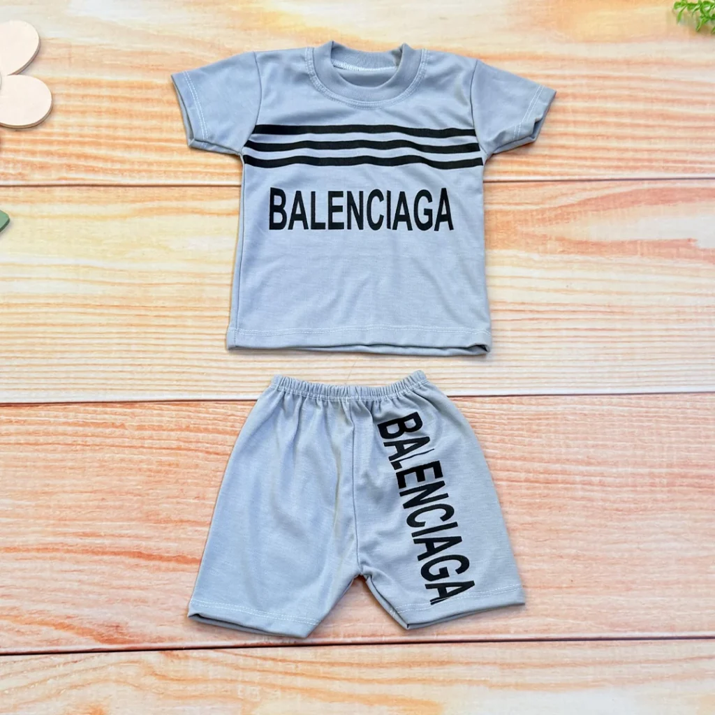 ست تیشرت شلوارک Balenciaga بچگانه در نی نی تاپ پوش